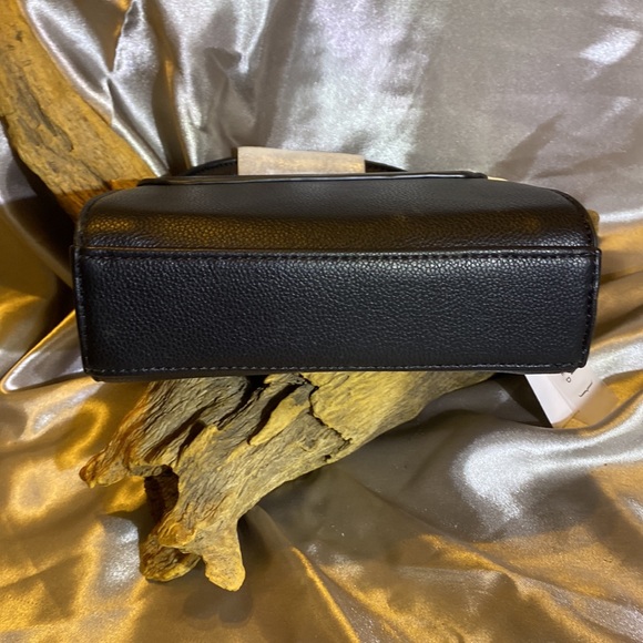 Park Ave Collection black with gold tone hardware. Magnetic snap closure. - Picture 3 of 6